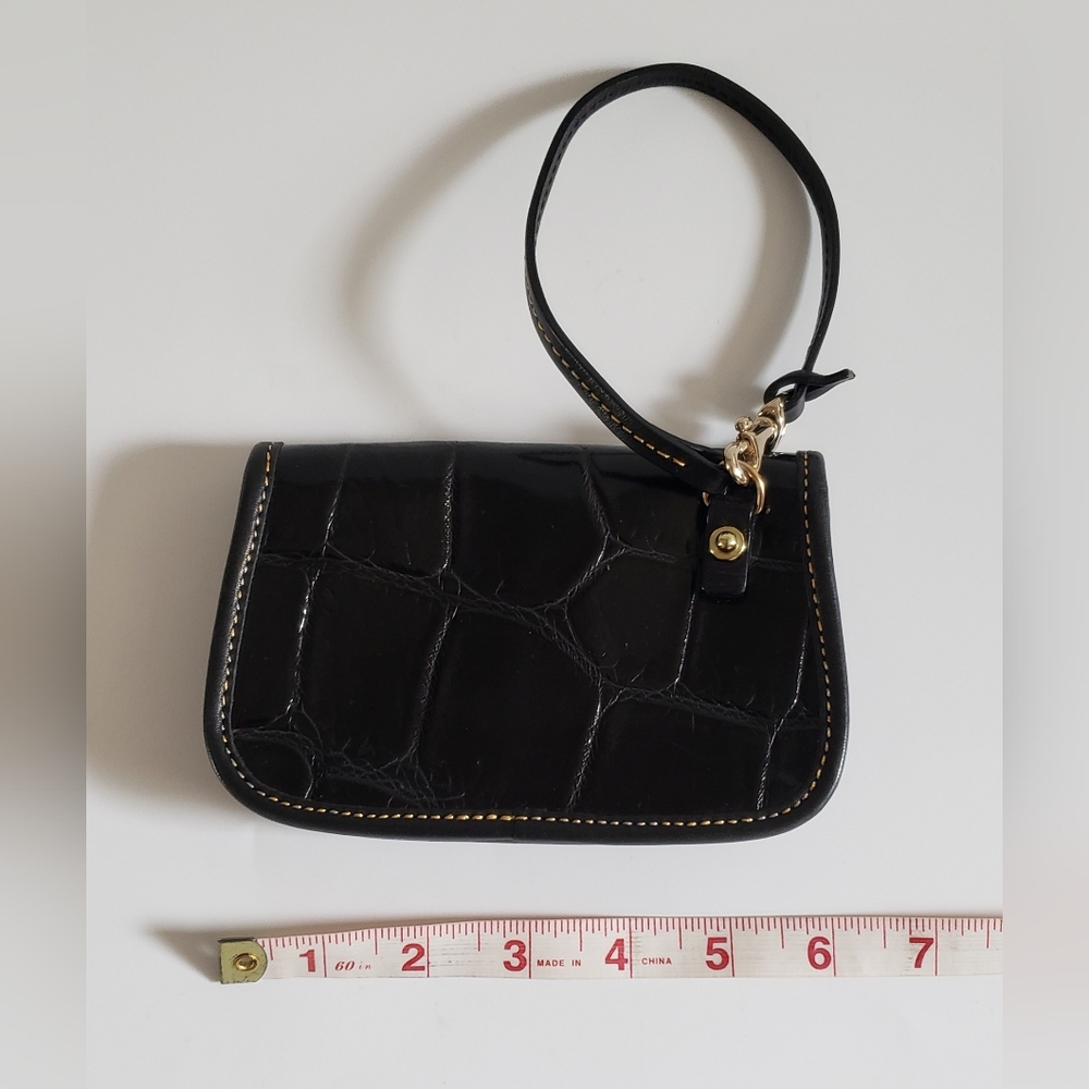 Dooney & Bourke Nile Black Leather Croc Embossed Wristlet - Picture 2 of 10